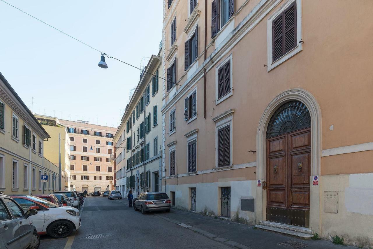רומא San Giovanni & Colosseo Roomy Flat מראה חיצוני תמונה