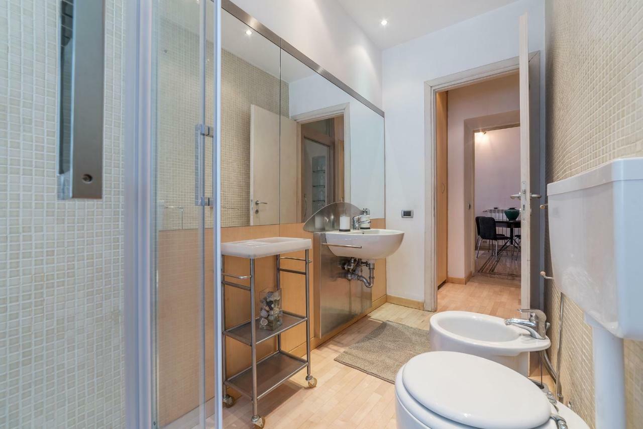 רומא San Giovanni & Colosseo Roomy Flat מראה חיצוני תמונה