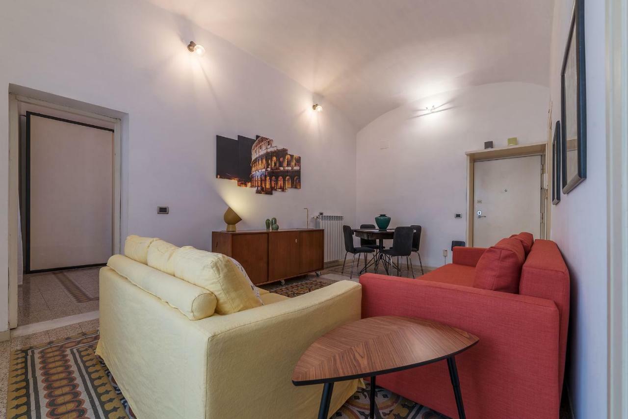 רומא San Giovanni & Colosseo Roomy Flat מראה חיצוני תמונה
