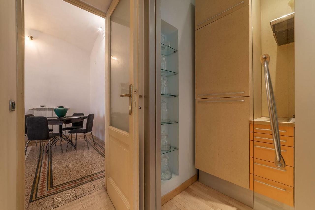 רומא San Giovanni & Colosseo Roomy Flat מראה חיצוני תמונה
